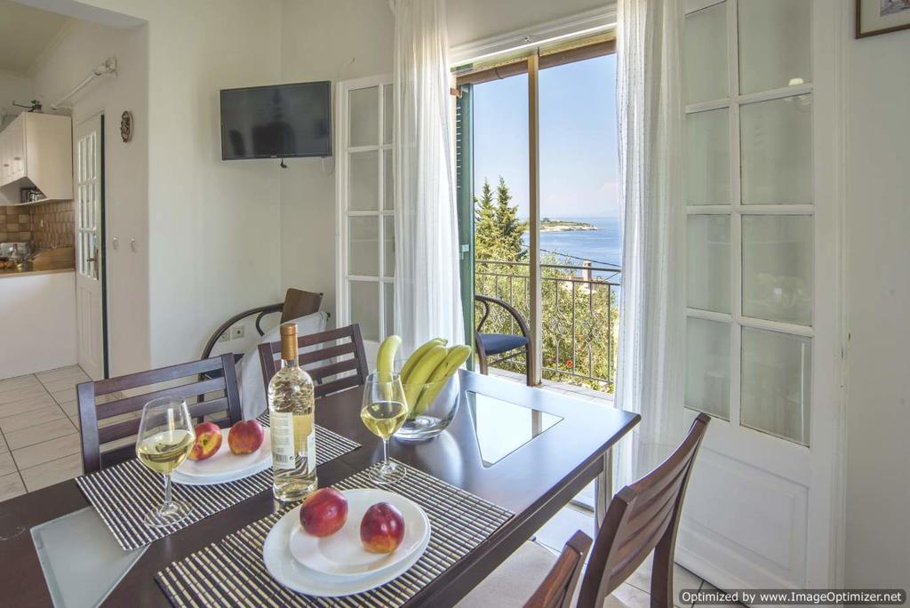 Christos Apartments & Studios Paxos Екстериор снимка