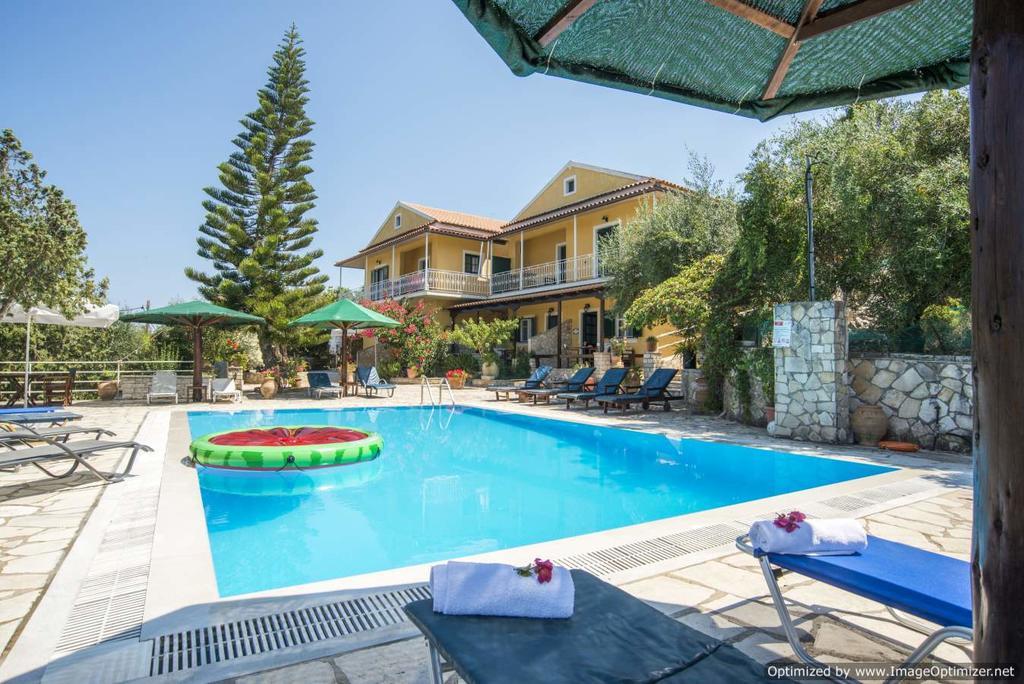 Christos Apartments & Studios Paxos Екстериор снимка