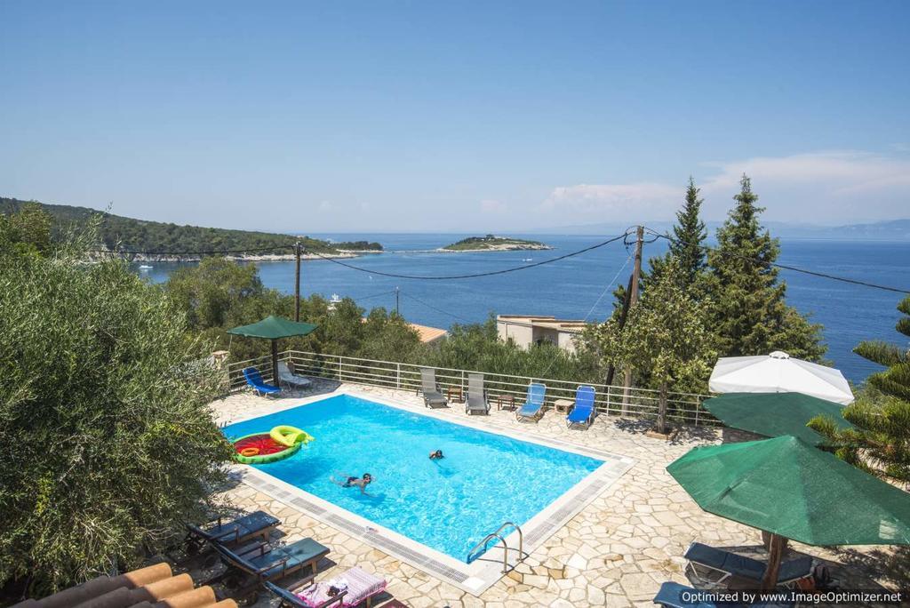 Christos Apartments & Studios Paxos Екстериор снимка