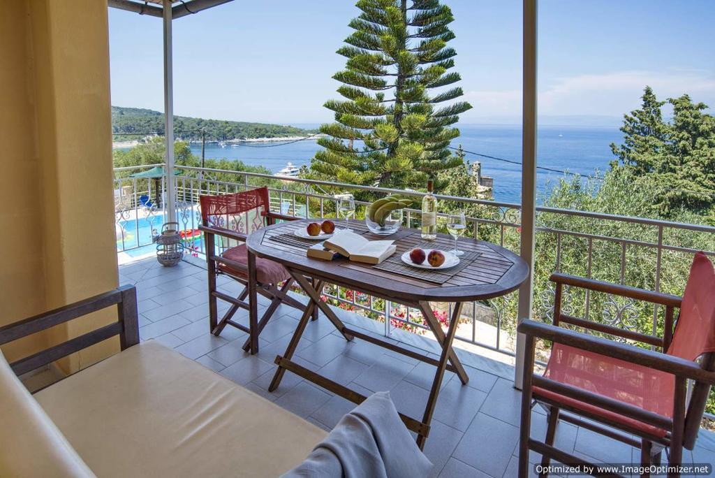 Christos Apartments & Studios Paxos Екстериор снимка