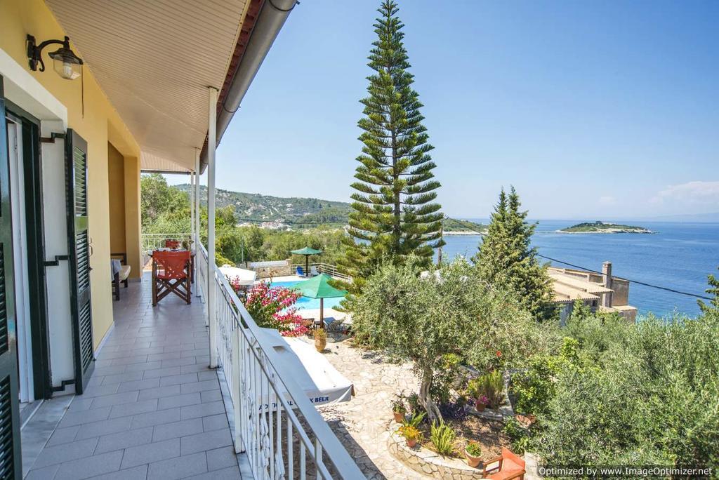 Christos Apartments & Studios Paxos Екстериор снимка