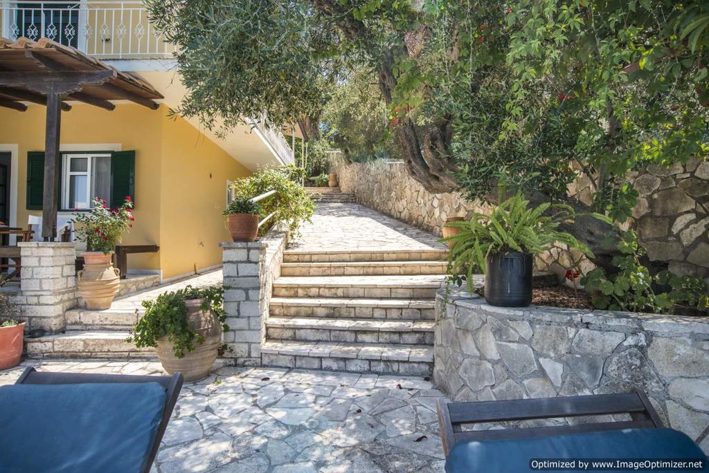 Christos Apartments & Studios Paxos Екстериор снимка